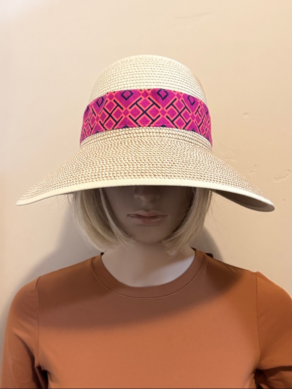 Stylish Hat Tan Sun with Pink Band Tory Burch and Goldtone charm logo UPF 50+ - Picture 9 of 11